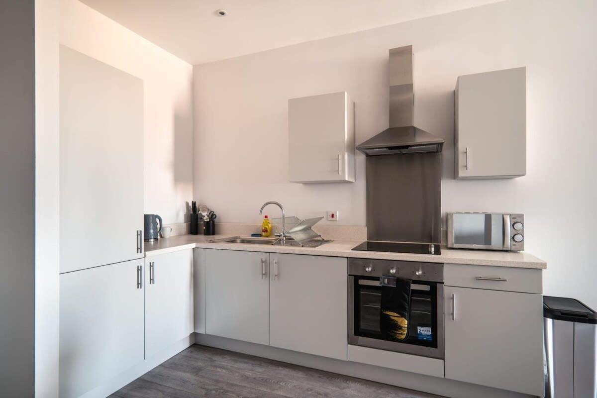 Modern & Spacious 2 Bed Apartment In Waterloo Liverpool Zewnętrze zdjęcie